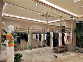 在溫州定制服裝展柜都有哪些講究