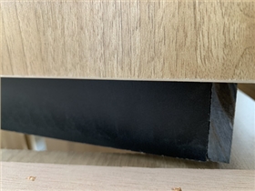 連云港展柜制作的木料該如何選擇