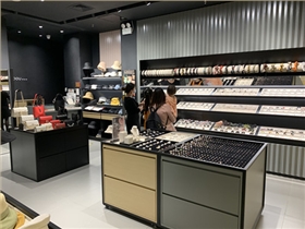 蘇州姑蘇定制哪種款式的飾品展柜很受大家歡迎