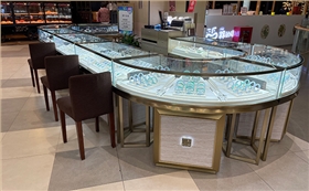 商家選擇淮安金湖縣珠寶展柜廠家從哪方面入手