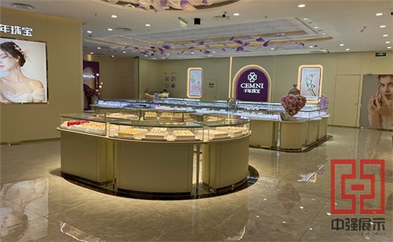 南京展柜廠家分享珠寶展柜制作的注意事項(xiàng)