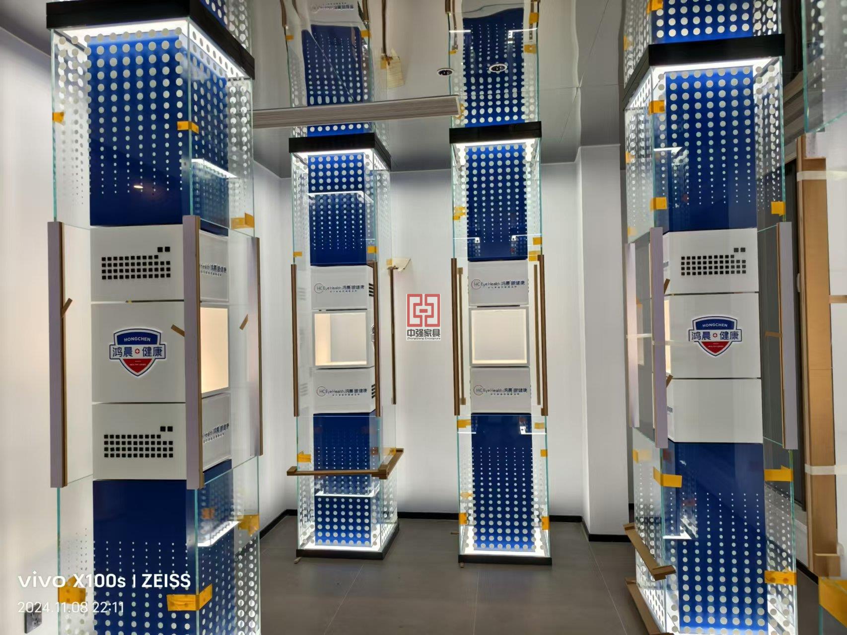 中強玻璃展柜專業(yè)定制——中強展柜廠