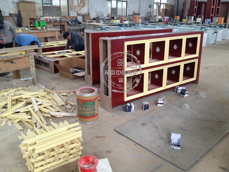 煙酒烤漆展柜制作