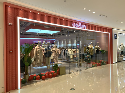 阜陽在網上定制衣服展柜物流快不