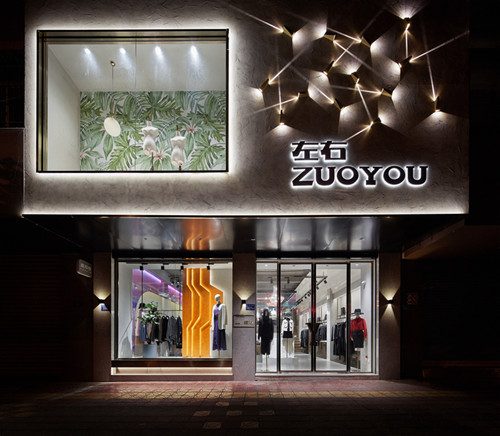 誰知道泰州服裝展柜定做哪里有