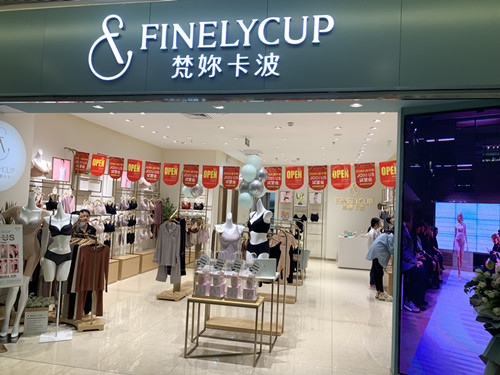 泰州高港哪里可以定做不同類型的商場服裝展示柜