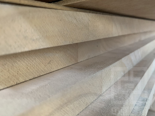 南京定制化妝品展柜選擇實木的好還是貼皮的