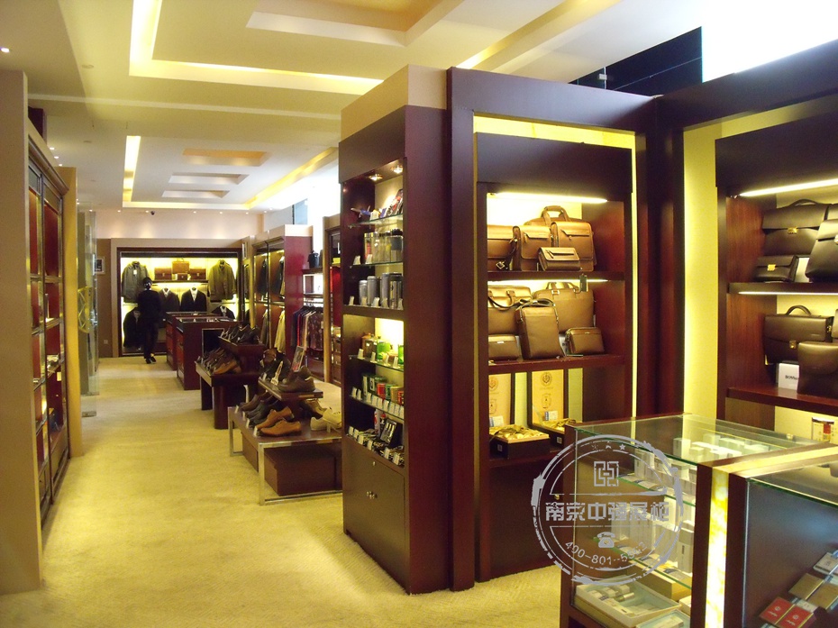 羅茜奧服裝展柜