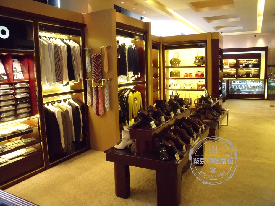 羅茜服裝展柜設(shè)計(jì)定制