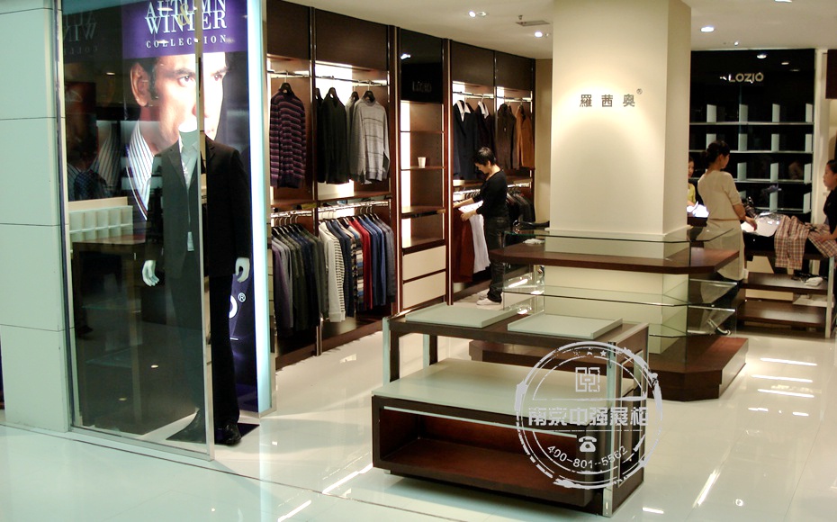 服裝展示柜實(shí)際圖片