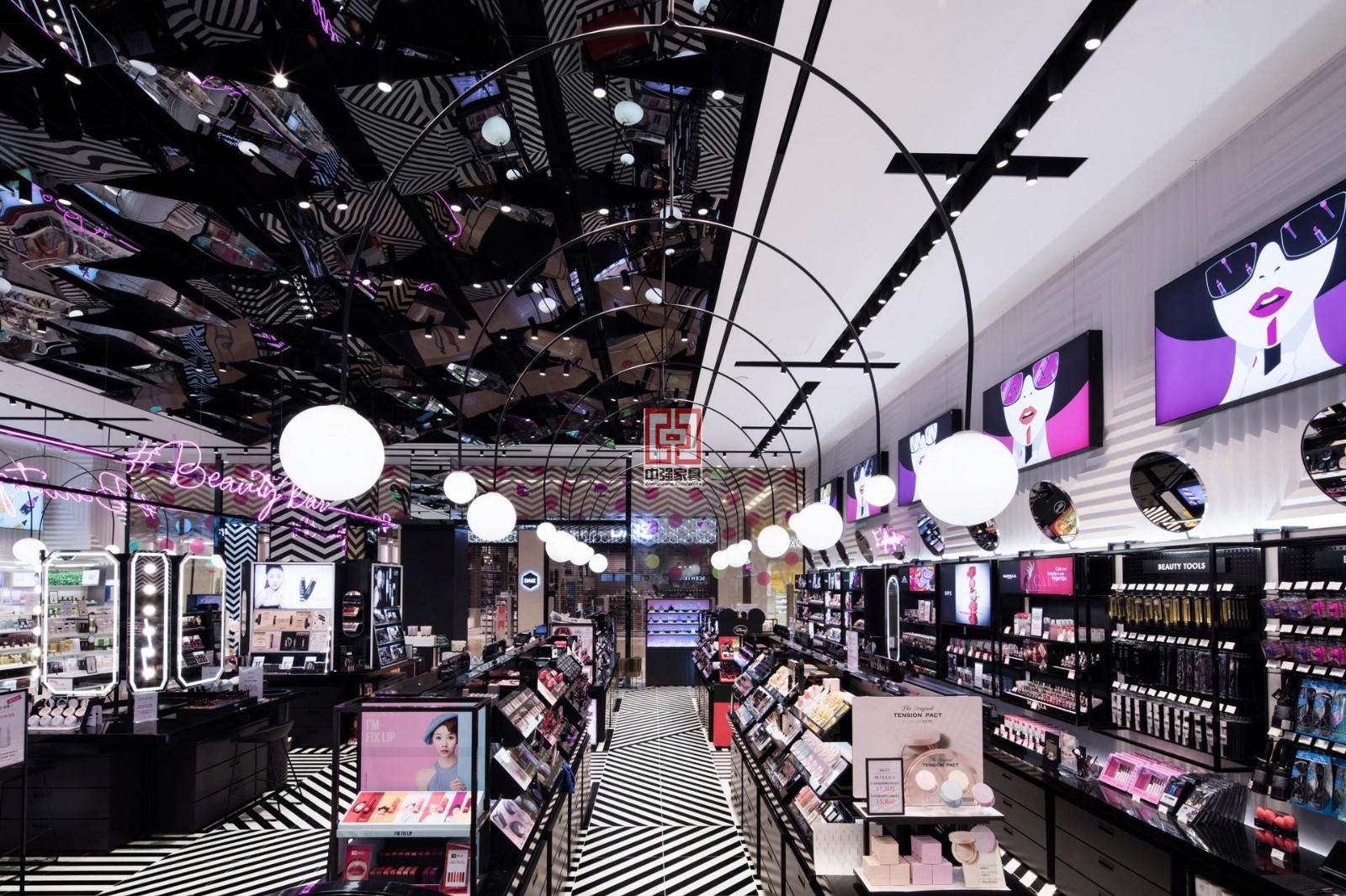 韓國：Betwin是一家擁有幾何糖果條紋的美容店_2