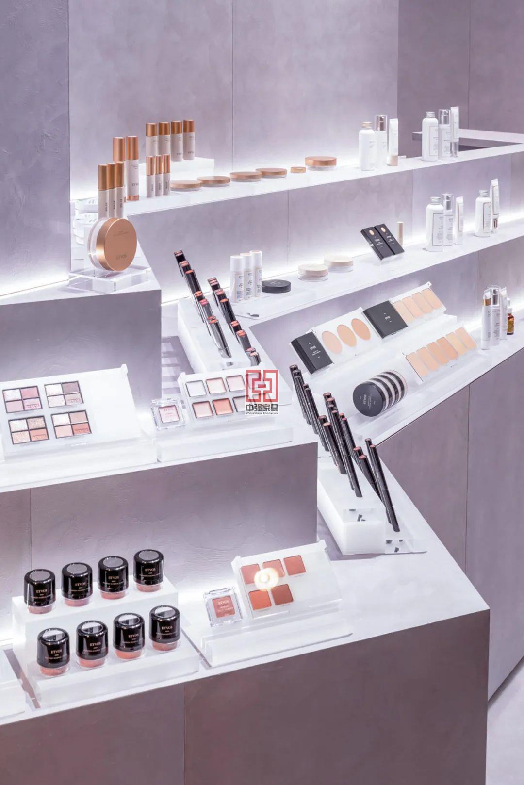 大阪店打破邊界重新定義化妝品零售空間_7