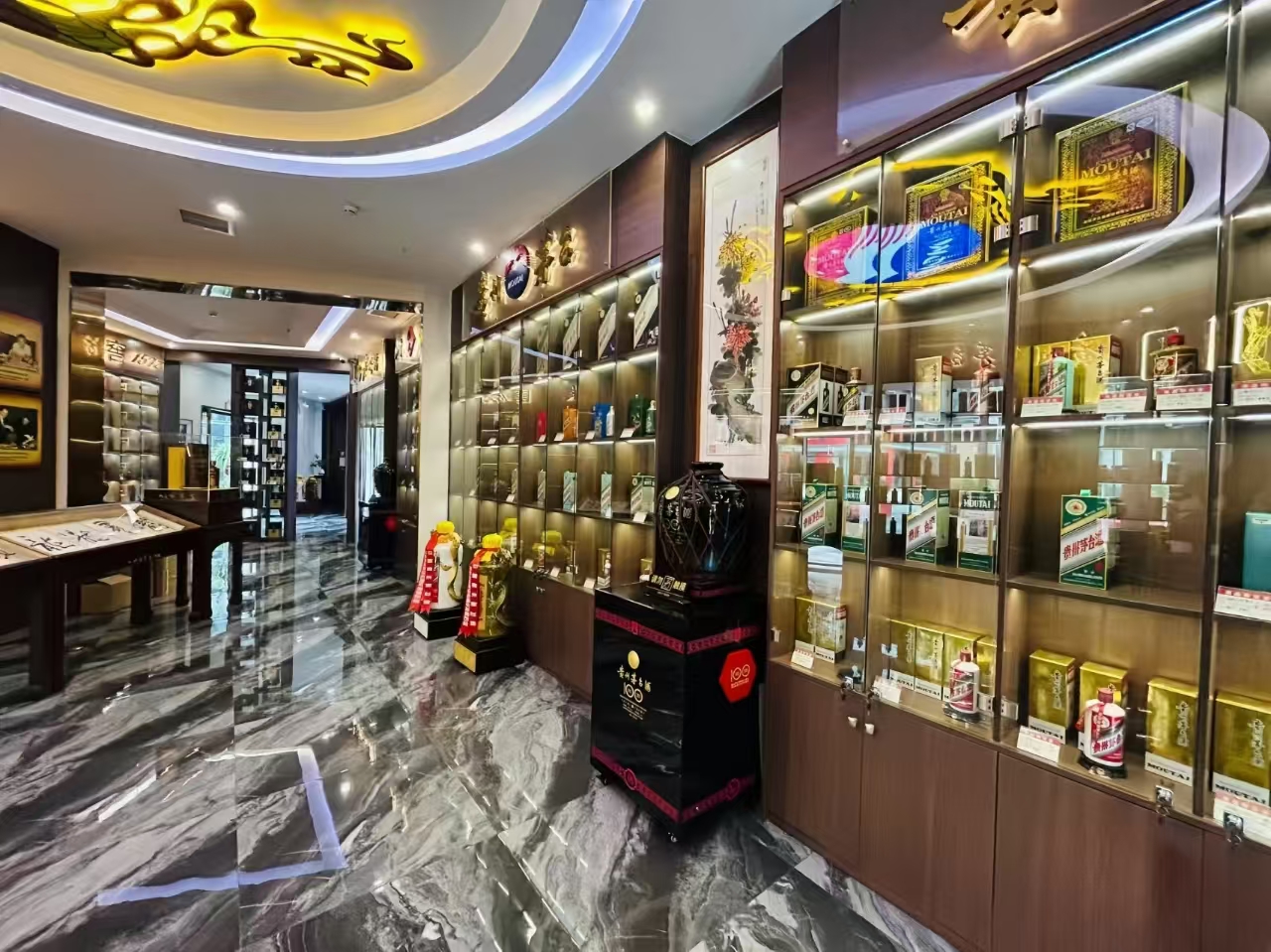 南京煙酒展柜柜臺設計定制-中強展柜廠